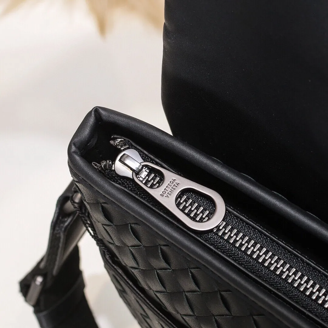 All categories 💚 Top version men’s bags 💚 BV 2024 new BV crossbody bag